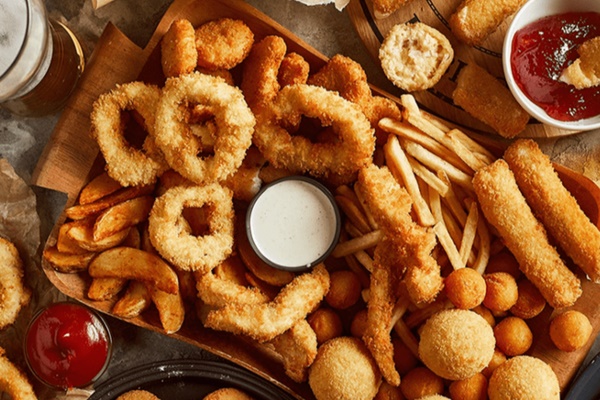 Chuyên gia khuyến cáo: 3 thực phẩm bệnh nhân sốt xuất huyết cần tránh để nhanh khỏi bệnh-1