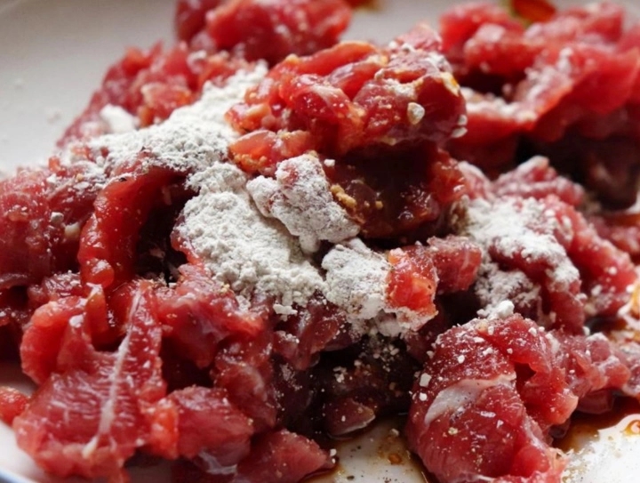 Vì sao không nên ướp thịt bò với muối?-1