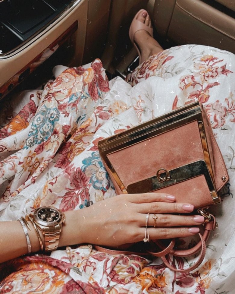 Em chồng Hà Tăng lên đồ đi ăn cưới, giới siêu giàu ăn mặc khác gì người thường?-4