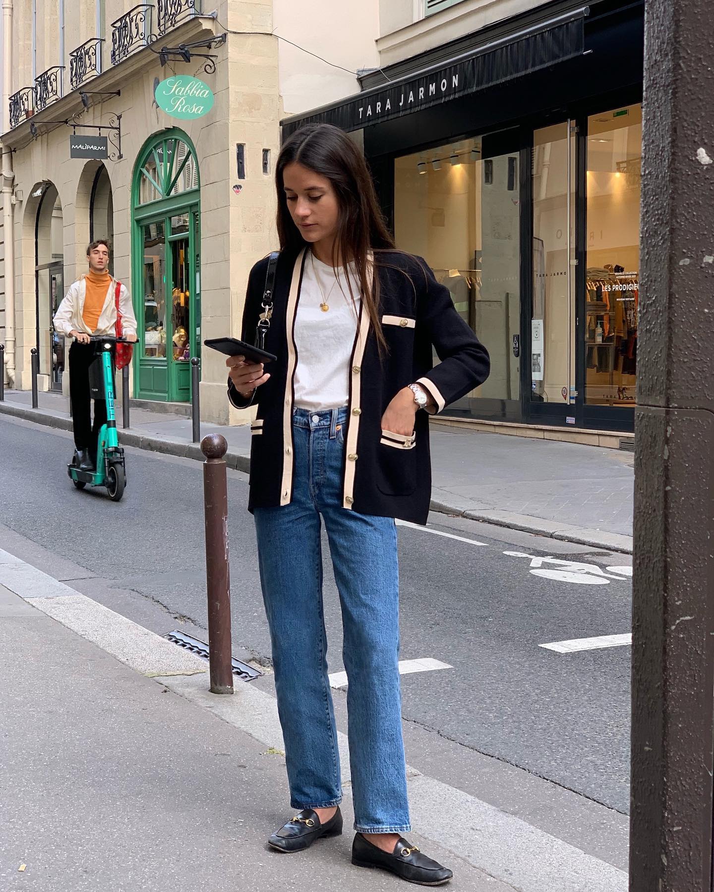 Phụ nữ Pháp diện quần jeans ống đứng theo 10 công thức thanh lịch-3