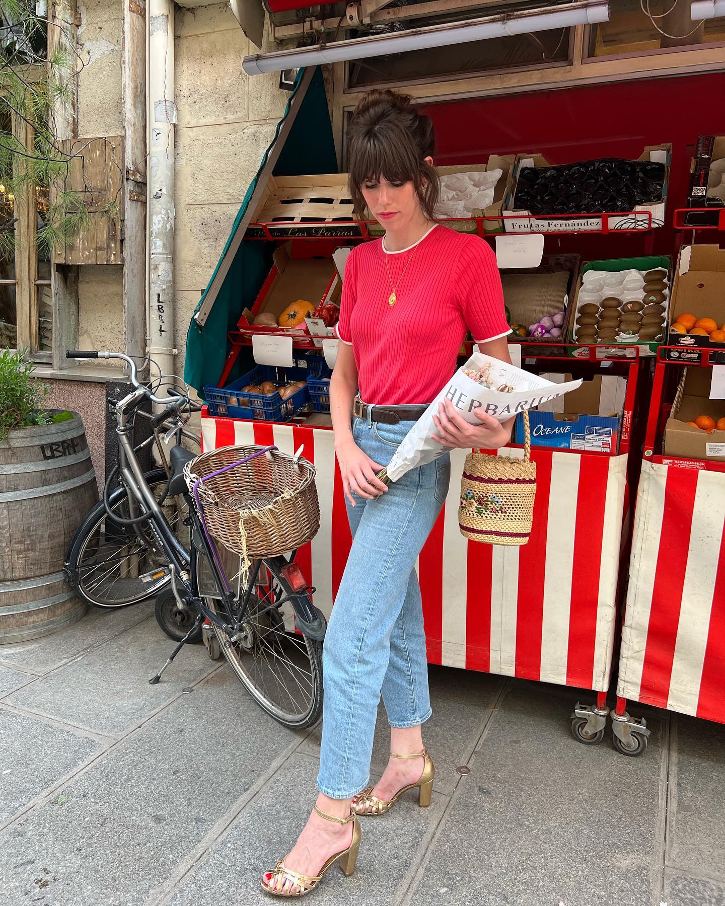 Phụ nữ Pháp diện quần jeans ống đứng theo 10 công thức thanh lịch-5