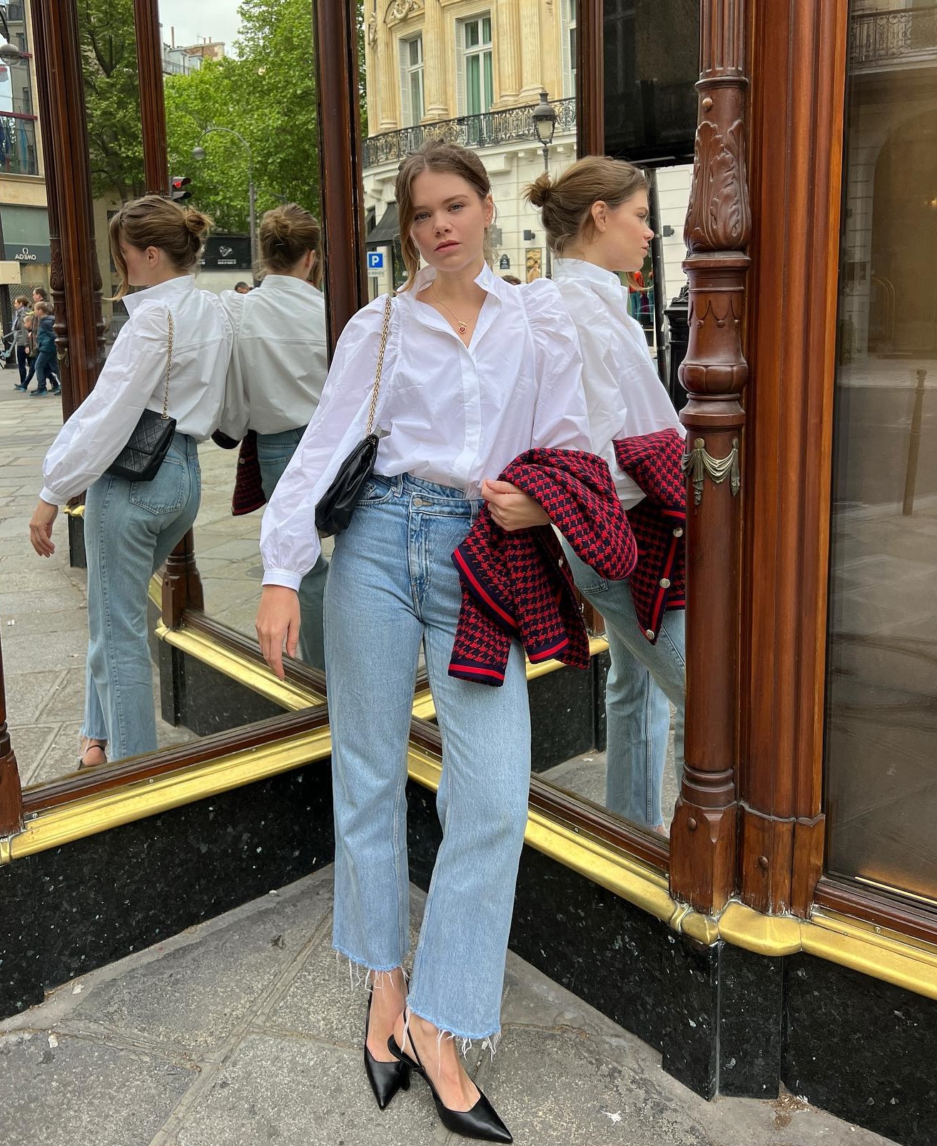 Phụ nữ Pháp diện quần jeans ống đứng theo 10 công thức thanh lịch-6