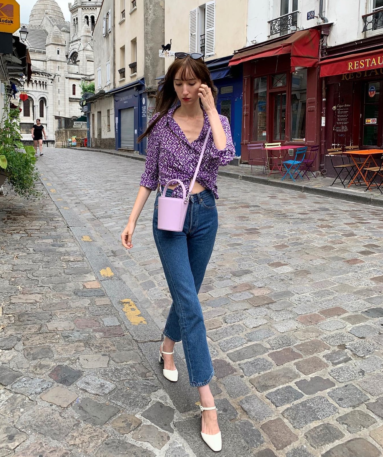 Phụ nữ Pháp diện quần jeans ống đứng theo 10 công thức thanh lịch-9