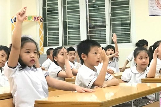 Mẹ lập tức chuyển trường cho con khi bị cô giáo 