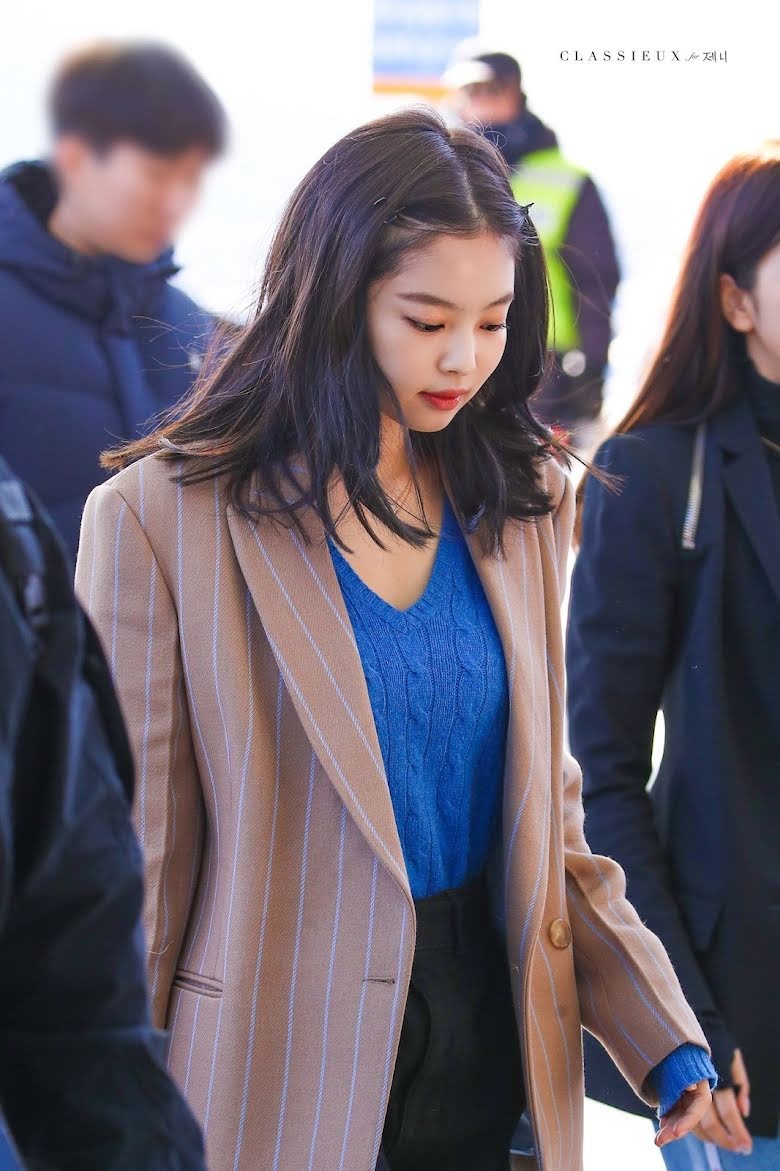 Jennie (BlackPink) mặc gì ra sân bay suốt 7 năm qua?-10