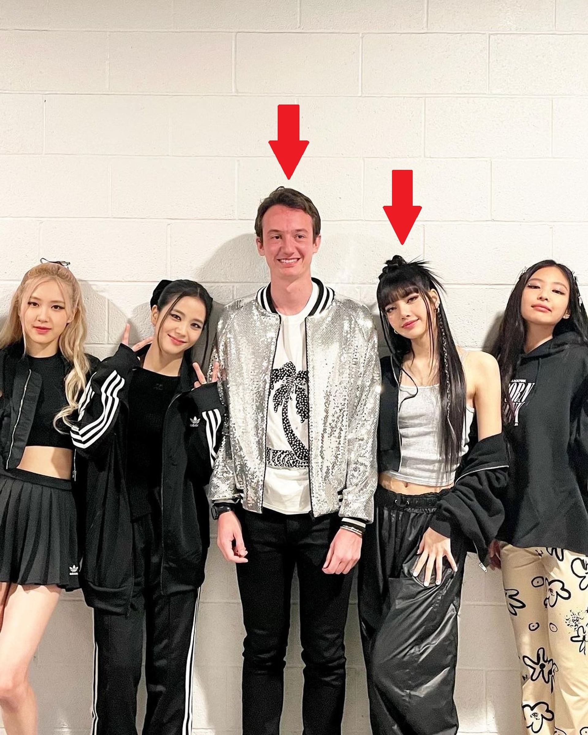 Lisa hẹn hò con trai tỷ phú giàu nhất thế giới: Cách nhà giàu chọn dâu rể-11