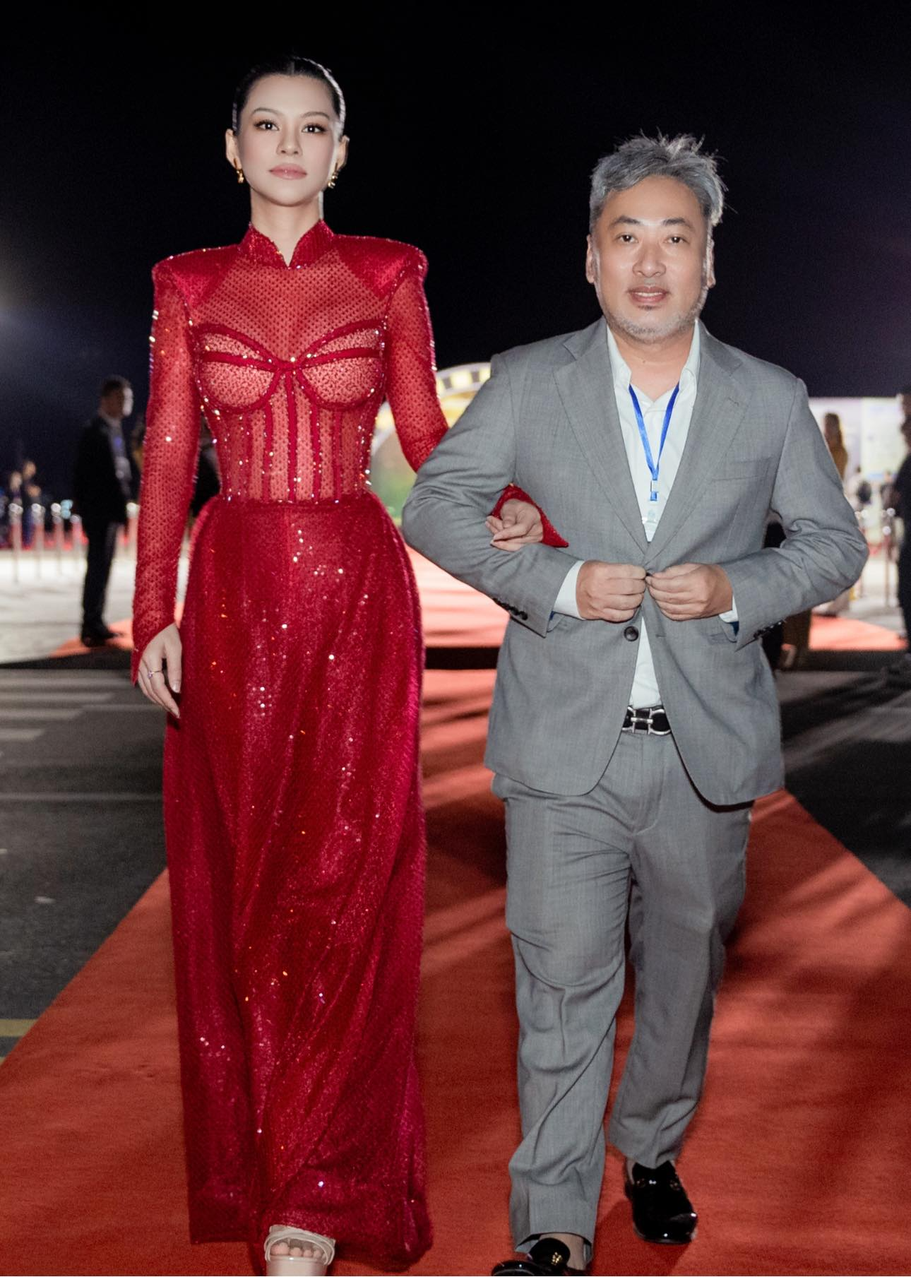 Bùi Lan Hương tình bể bình, chuẩn bạn gái quốc dân bên đạo diễn Nguyễn Quang Dũng-4