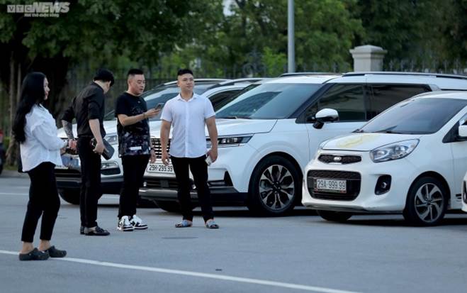 Hà Nội: Dàn xe tụ tập khoe biển số siêu đẹp được định danh vĩnh viễn-2