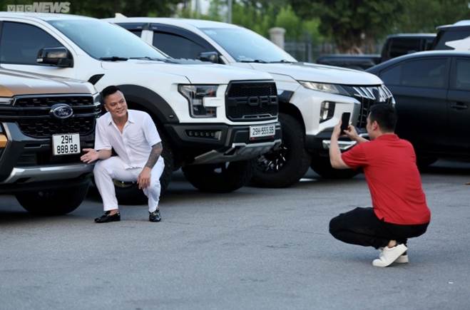Hà Nội: Dàn xe tụ tập khoe biển số siêu đẹp được định danh vĩnh viễn-11