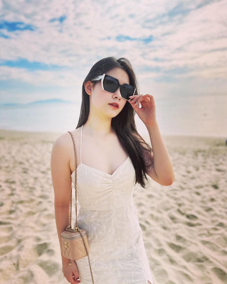 Khoe ái nữ đầu lòng xinh nức nở, dân mạng lập tức truy lùng ra cả nơi ở của BTV thể thao duyên nhất VTV-3