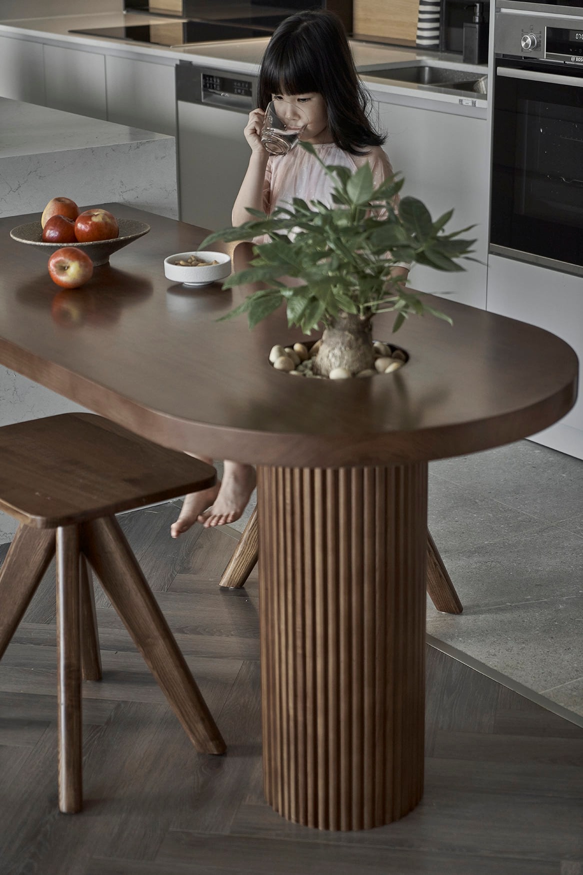 Khoe ái nữ đầu lòng xinh nức nở, dân mạng lập tức truy lùng ra cả nơi ở của BTV thể thao duyên nhất VTV-10