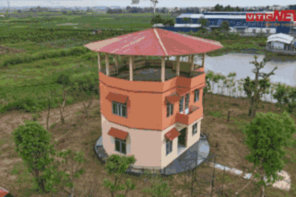 Độc lạ ngôi nhà phao xoay 360 độ ở Bắc Giang