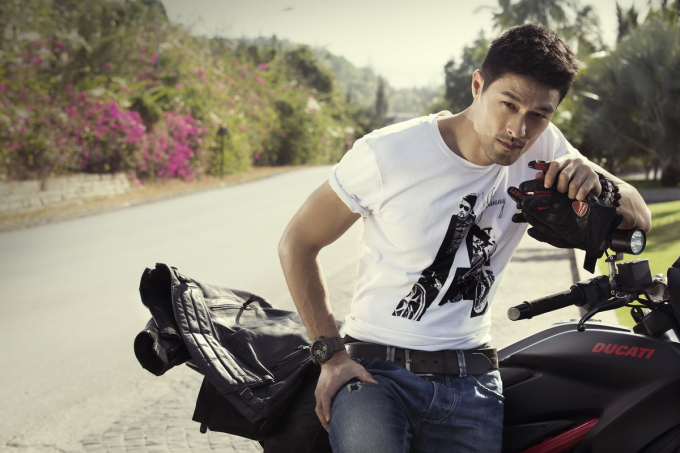 Johnny Trí Nguyễn tuổi U50: Ở võ đường bằng nhà lá, sống hơn 10 năm bên bạn gái nhưng không cưới xin, sinh con-1