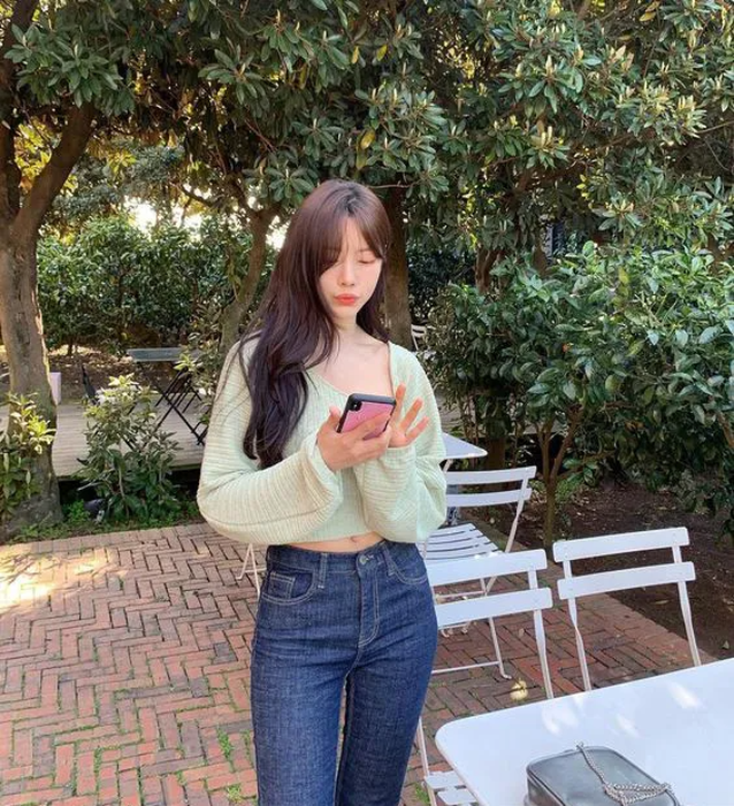 4 kiểu áo mỏng nhẹ đáng sắm nhất để diện trong mùa thu-2