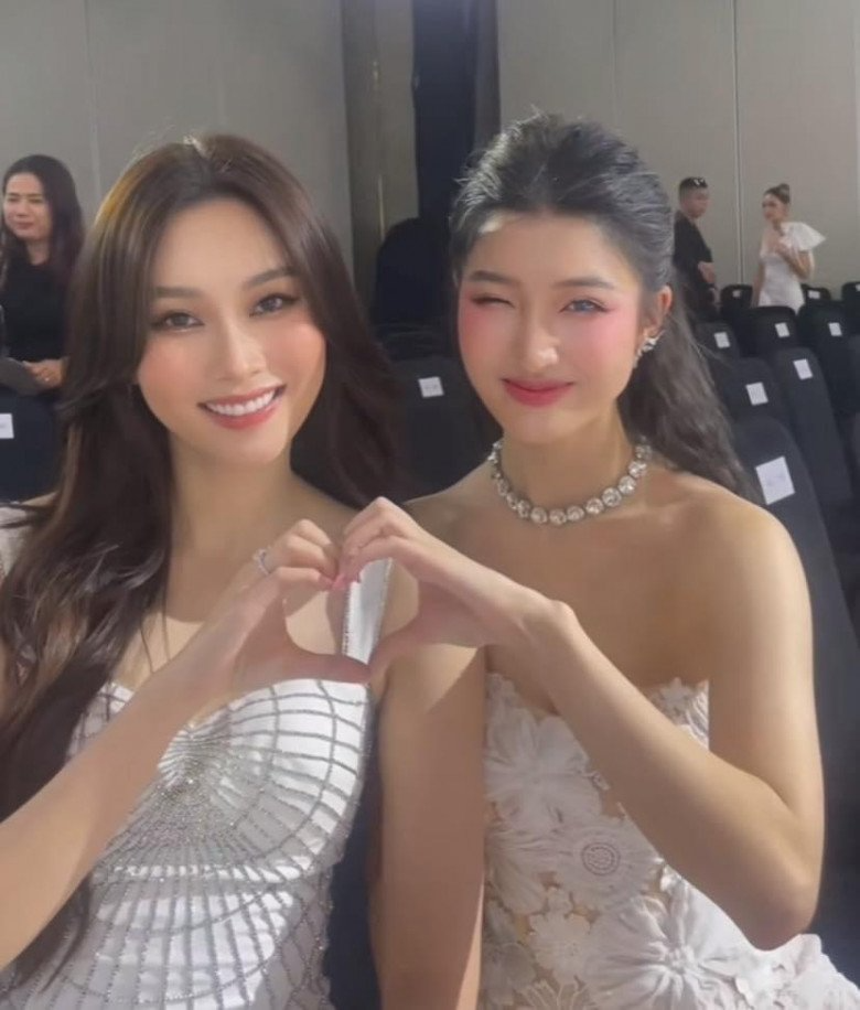 Loạt ảnh Đặng Thu Thảo lọt vào camera thường: Nhan sắc có còn được như thần tiên tỷ tỷ?-8