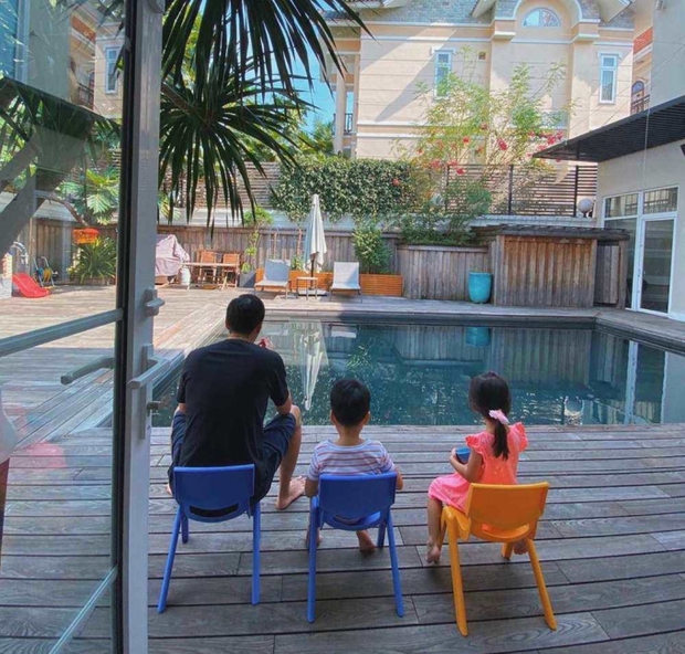 Con út Hà Tăng hiếm hoi lên sóng, có hành động đặc biệt với mẹ lúc 5 giờ sáng-3