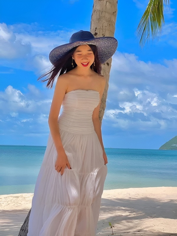 Con gái 16 tuổi của Hoa hậu Nguyễn Thị Huyền: Nhan sắc và dáng dấp không thua kém phụ huynh thời trẻ-5