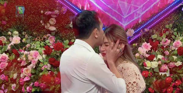 Người yêu vừa mất thì biết có thai, cô gái trốn gia đình tự sinh con và cuộc điện thoại đầy nước mắt-3