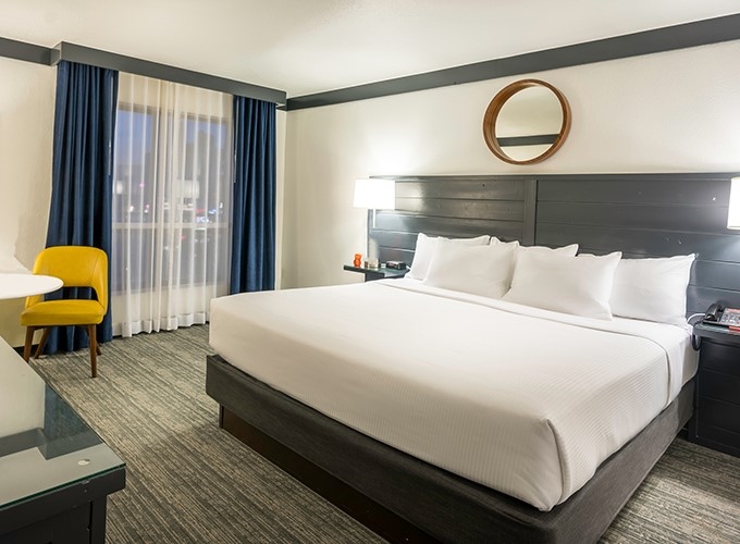 Vì sao trong khách sạn thường sử dụng ga, chăn, gối màu trắng?-1