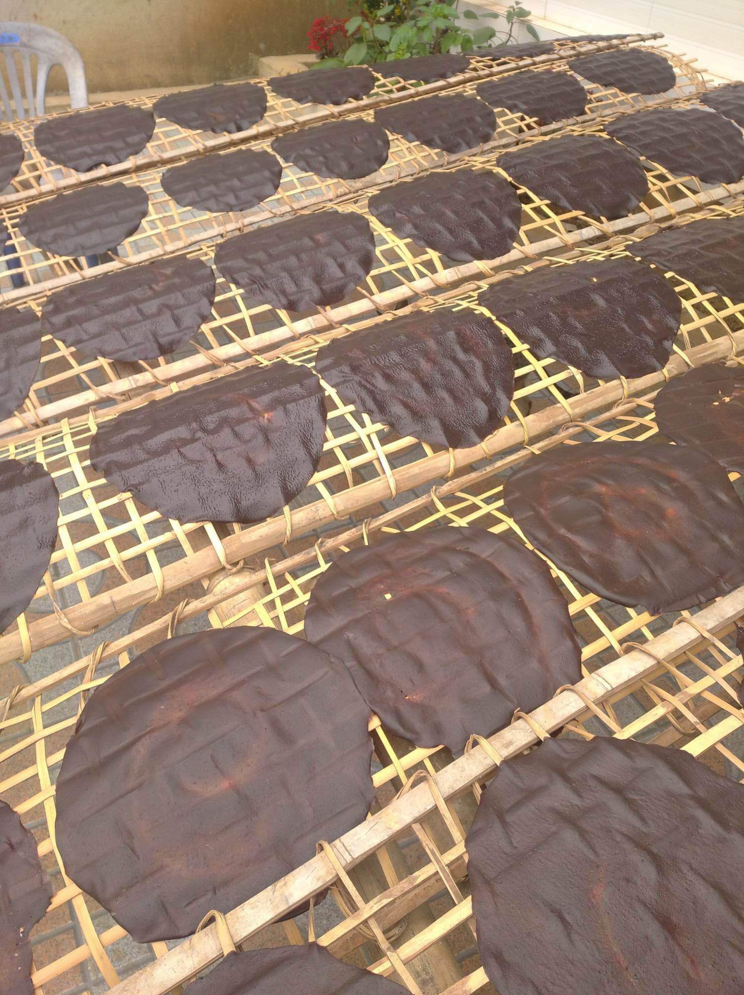 Loại miến đen sì làm từ nguyên liệu lạ, ai mua cũng phải đặt trước-1