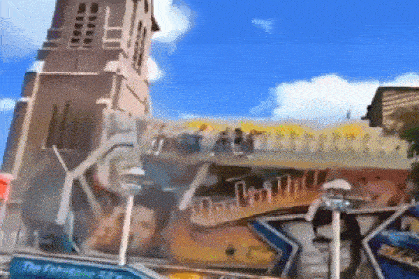 Clip: Đu quay bất ngờ gặp sự cố, hất văng 7 hành khách xuống đất