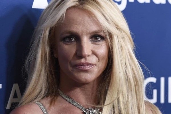 Britney Spears suy sụp trước những tuyên bố của chồng cũ, thuê luật sư quyền lực làm đại diện-1