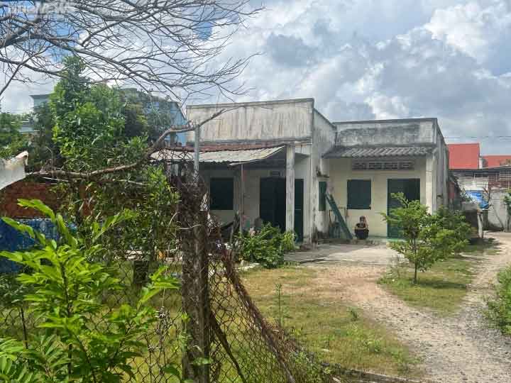 Bé 3 tháng tuổi tử vong do bạo hành chưa có khai sinh, từng nhập viện 2 lần-1