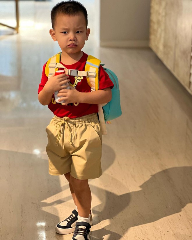 Lisa - Leon nhà Hà Hồ tựu trường năm học mới, biểu cảm của 2 nhóc tỳ gây chú ý-4