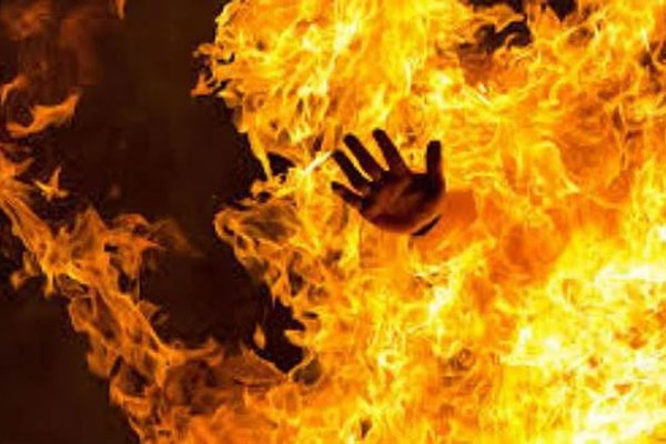 Nghi án người phụ nữ mang thai tháng thứ 8 bị chồng tưới xăng đốt-1