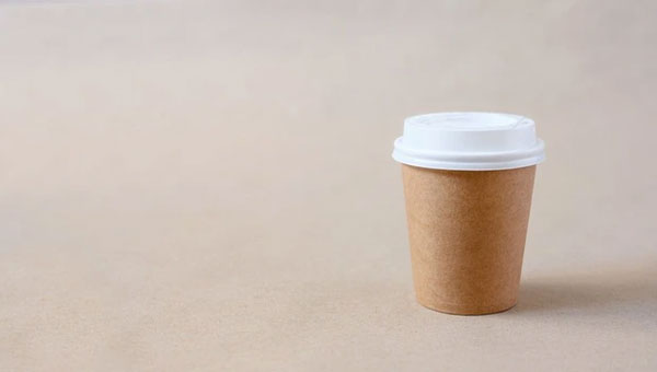 Uống cốc nước để sẵn trên bàn trong phòng thí nghiệm, hơn 50 ngày chưa tỉnh lại-1