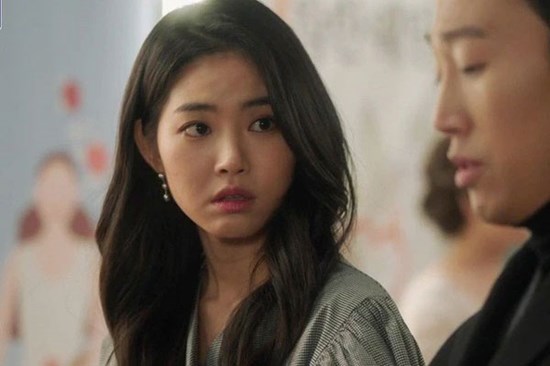 Phát hiện dấu hiệu lạ của chồng sắp cưới đúng ngày dạm ngõ chỉ qua hình đại diện facebook