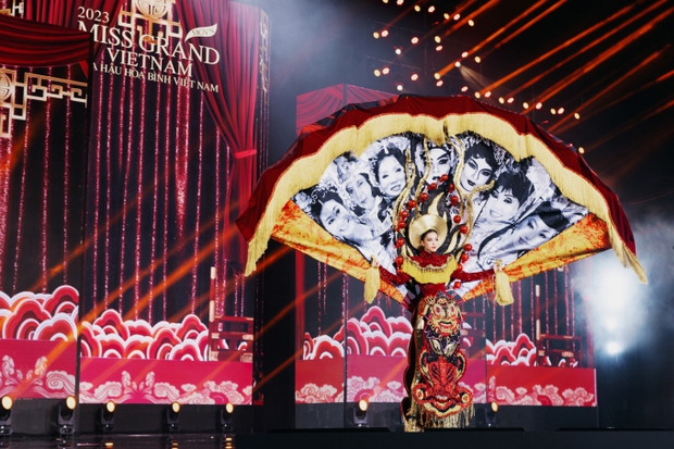 Lễ hội văn hóa bùng nổ trong đêm Trang phục dân tộc Miss Grand Vietnam 2023: Hết trống lân, cà kheo đến cải lương, hát bội-7
