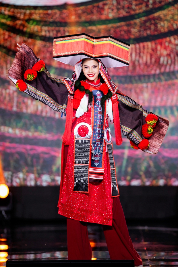 Lễ hội văn hóa bùng nổ trong đêm Trang phục dân tộc Miss Grand Vietnam 2023: Hết trống lân, cà kheo đến cải lương, hát bội-3