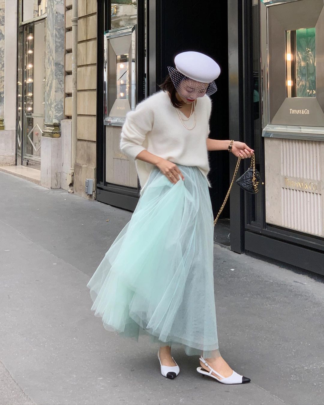 Kiểu chân váy đang được phụ nữ Hàn Quốc diện nhiều nhất mùa Thu này-3