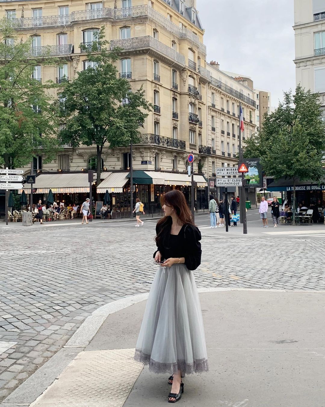 Kiểu chân váy đang được phụ nữ Hàn Quốc diện nhiều nhất mùa Thu này-9