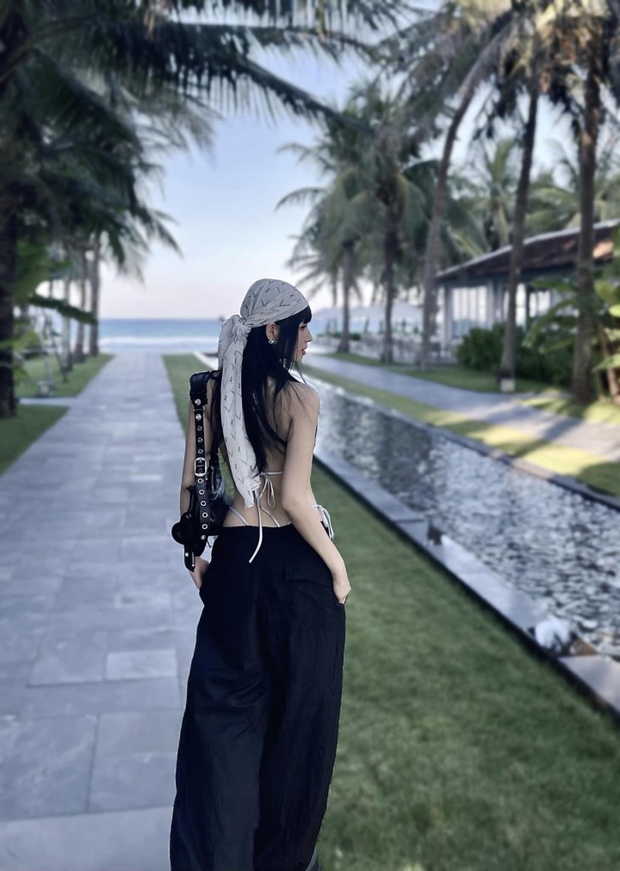 Tâm Tít diện bikini khoe trọn hình thể đẹp nuột nà như búp bê-5