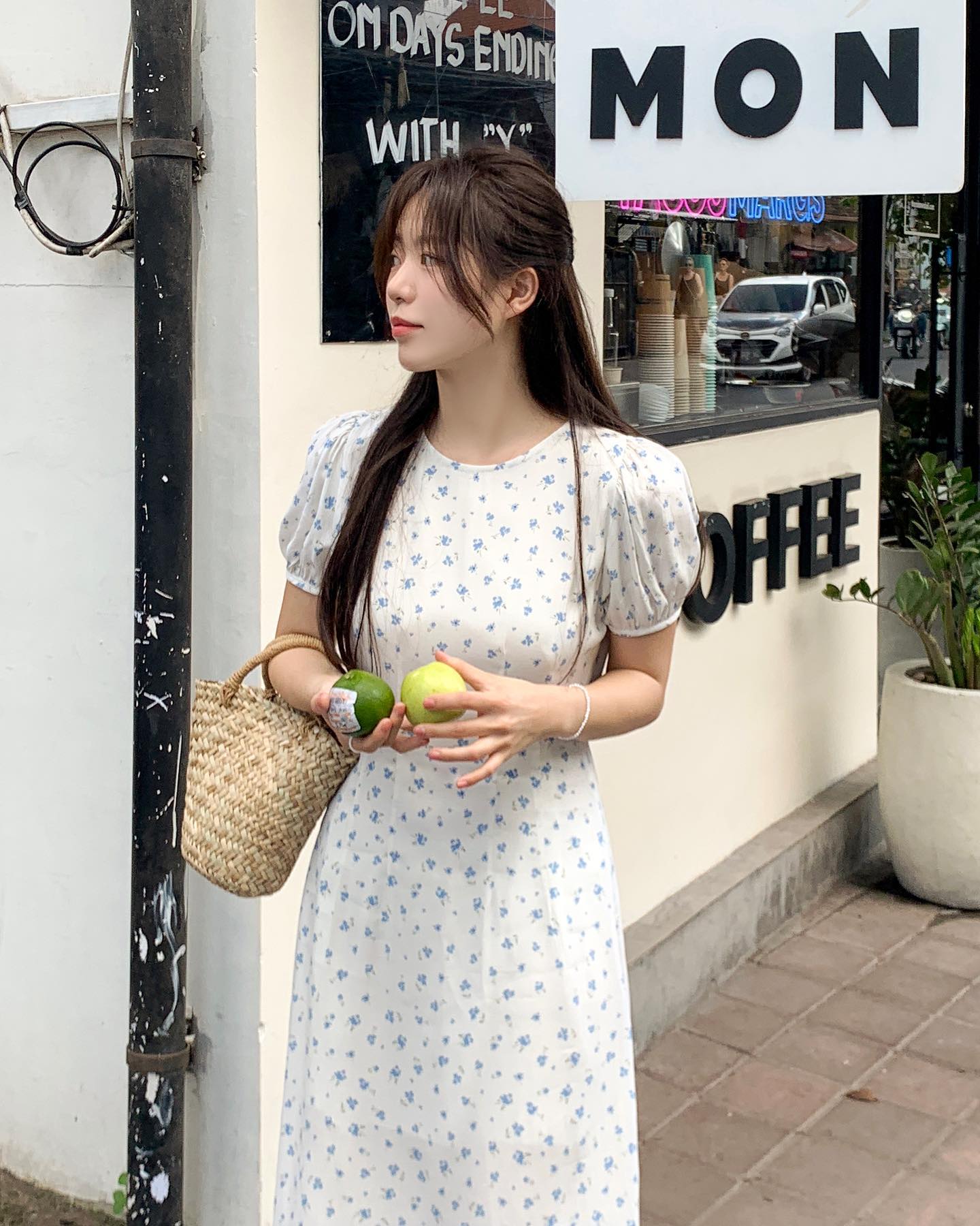 5 kiểu tóc tăng vẻ sang trọng khi diện váy-2