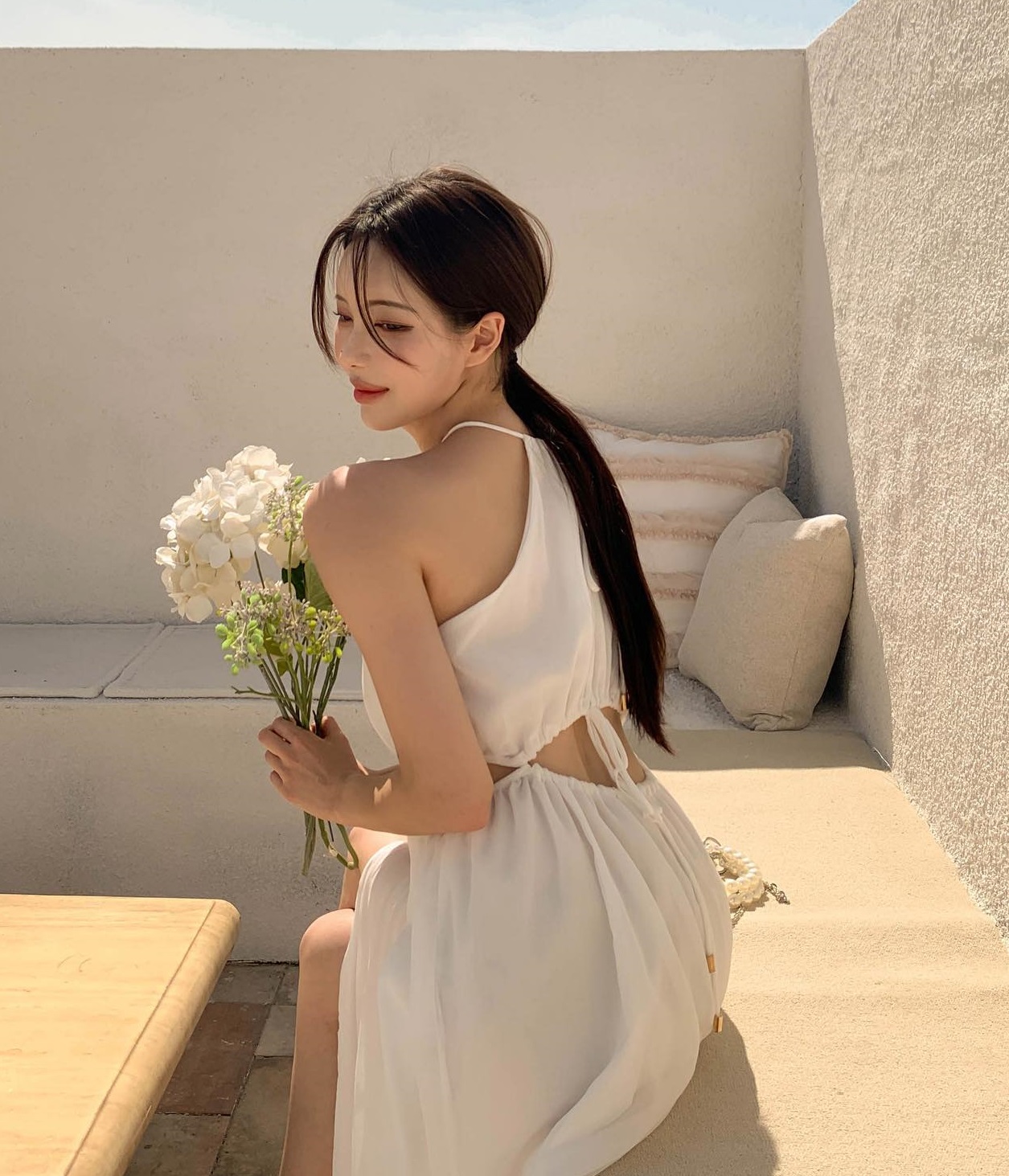 5 kiểu tóc tăng vẻ sang trọng khi diện váy-8