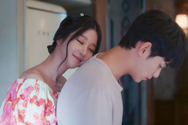 Nữ tiến sĩ thấy cuộc đời thế là tàn khi hôn nhân tan vỡ-4