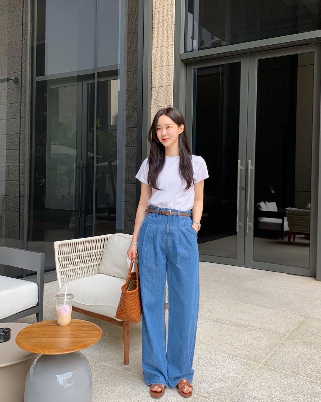 9 công thức diện denim và jeans giúp nàng công sở trông trẻ trung hơn-2