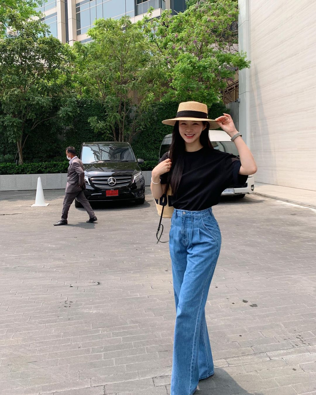 9 công thức diện denim và jeans giúp nàng công sở trông trẻ trung hơn-3