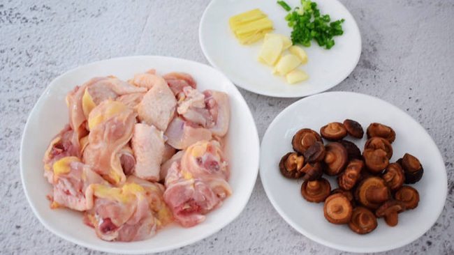 Gà hấp nấm mềm ngọt thơm nức, vừa ngon miệng lại lợi cho sức khỏe-1