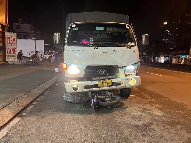 Người đàn ông bị xe tải kéo lê hàng chục mét-1