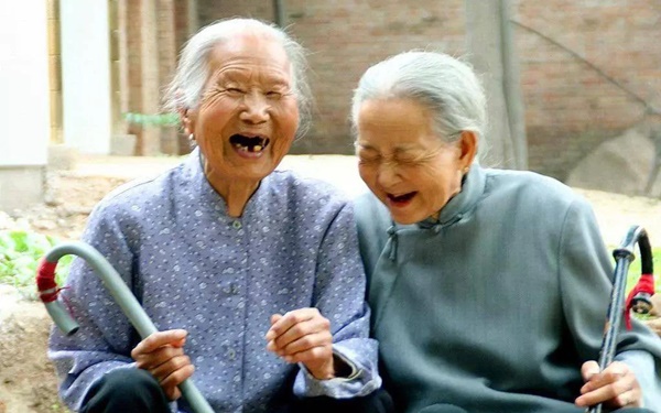 Y học cổ truyền Trung Quốc khuyên làm 6 mẹo từ đầu đến chân để trường thọ, rất đơn giản lại miễn phí-1
