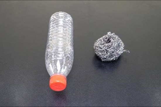 Người thông minh thường nhét cọ sắt vào chai nhựa, biết tác dụng tôi cũng học theo