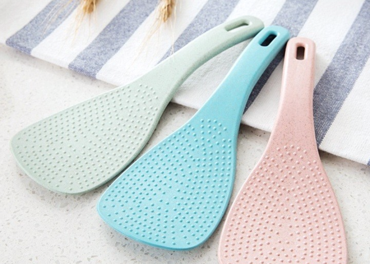 Công dụng của chiếc lỗ trên muôi xới cơm-1