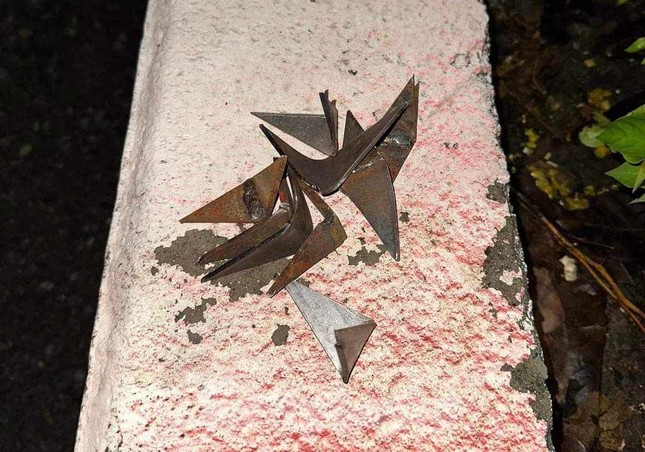 Loạt ô tô nổ lốp trong đêm vì cán phải đinh trên tuyến đường huyết mạch ở Bình Dương-4