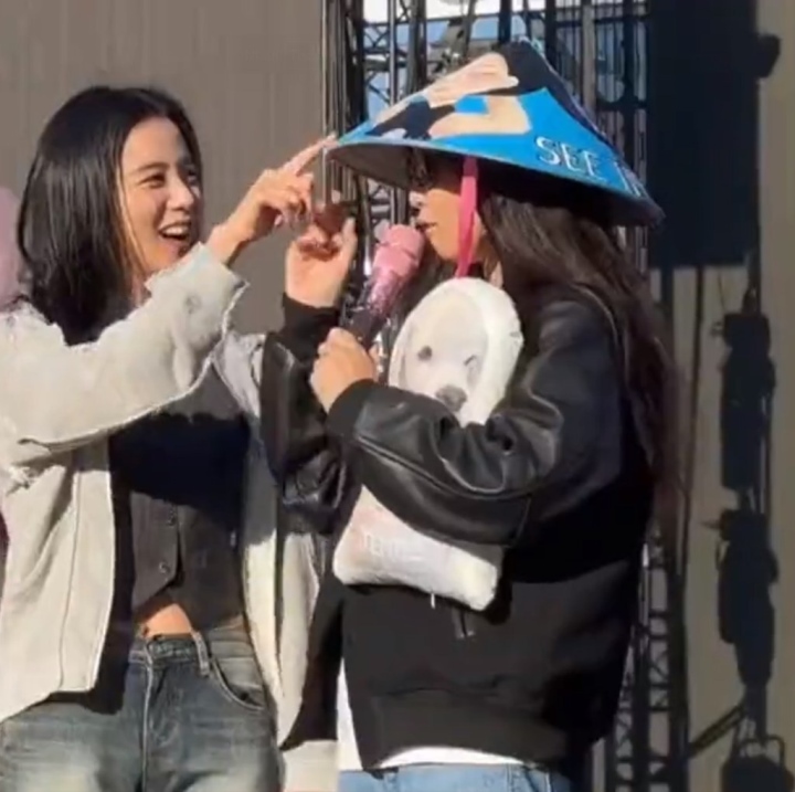 Jennie (BLACKPINK) thích thú đội nón lá See tình ở Mỹ-3