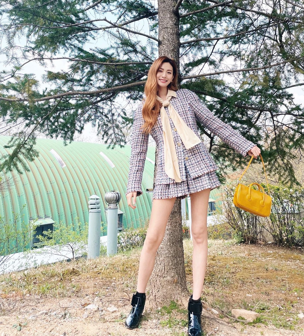 Nữ chính phim Mask Girl có phong cách nữ tính, ấn tượng nhất là những khi diện váy-2