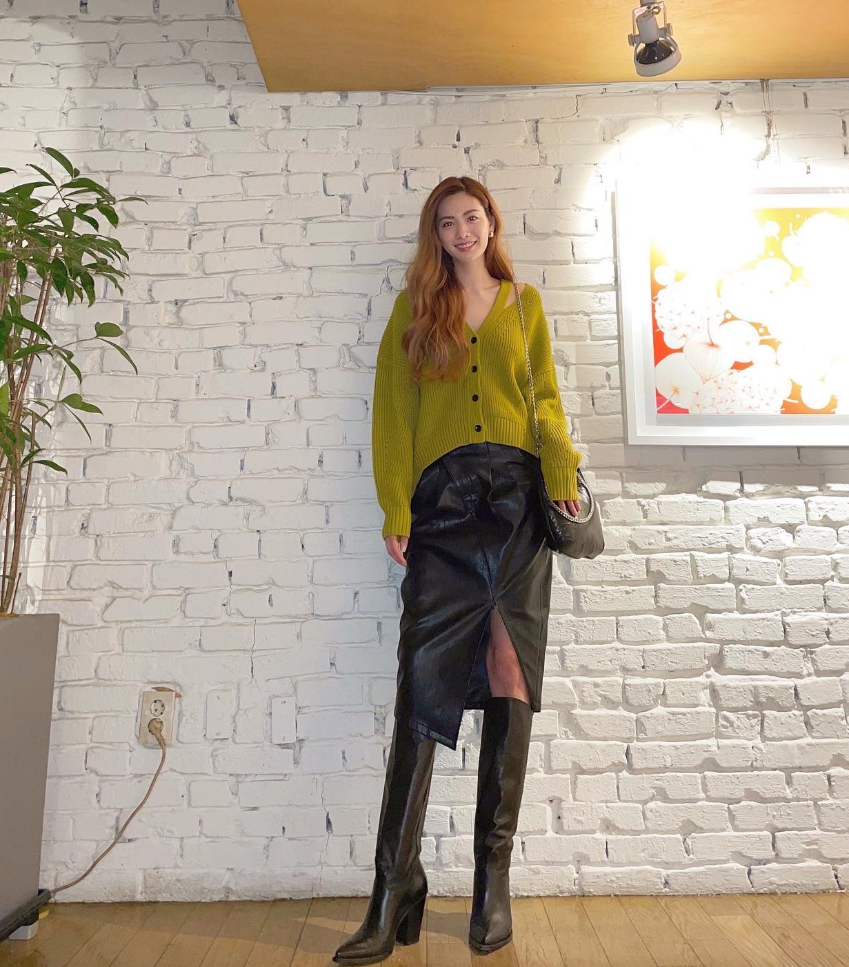 Nữ chính phim Mask Girl có phong cách nữ tính, ấn tượng nhất là những khi diện váy-3